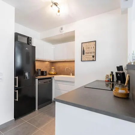 T2 Entre Plage Et Centre Ville-terrasse/parking Apartment Marseille